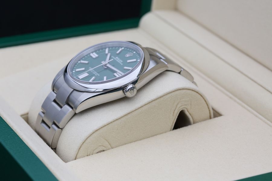 Rolex Oyster Perpetual 124300